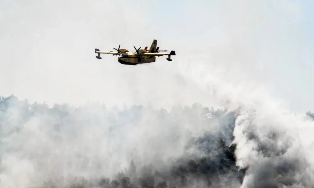 Μαίνεται για 4η μέρα η φωτιά στο όρος Παγγαίο - Πάνω από 200 πυροσβέστες και 10 εναέρια